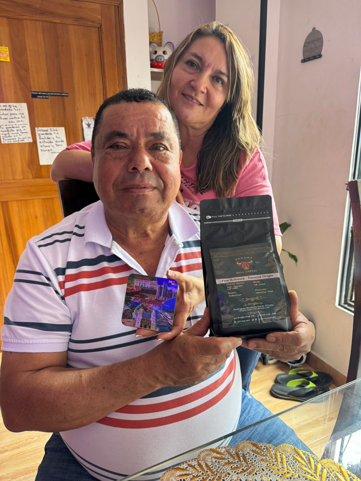 Clientes con Panamá Bull Coffee