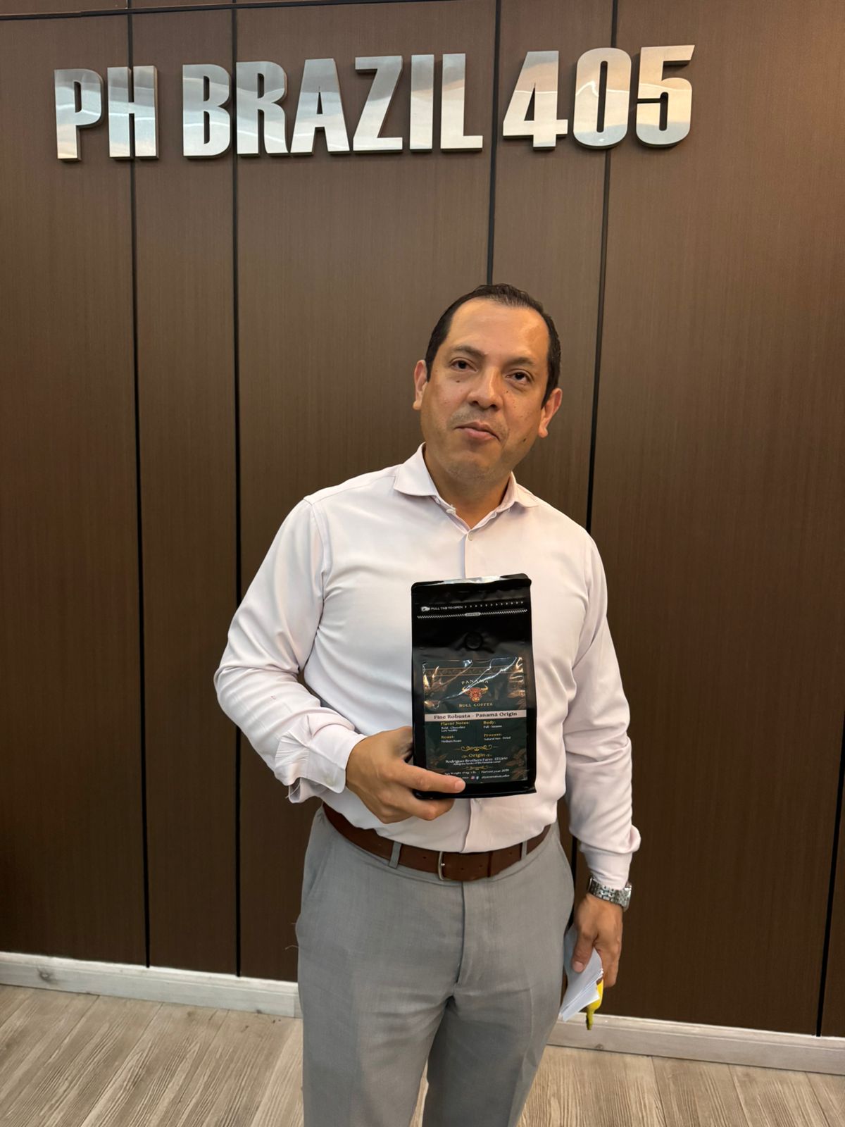 Clientes con Panamá Bull Coffee
