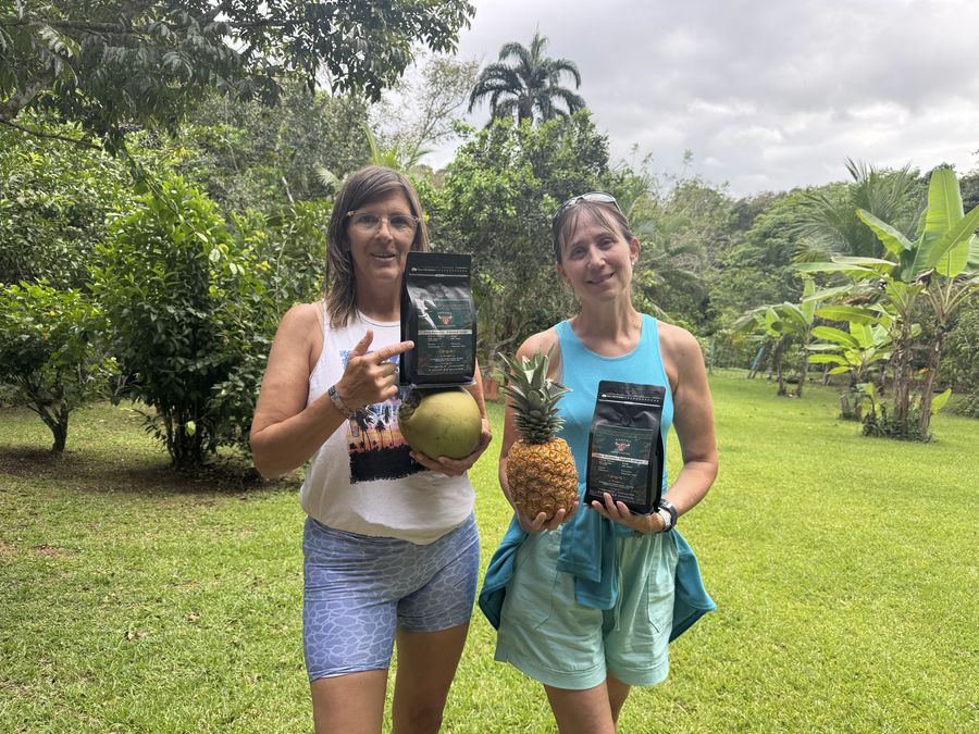Clientes con Panamá Bull Coffee