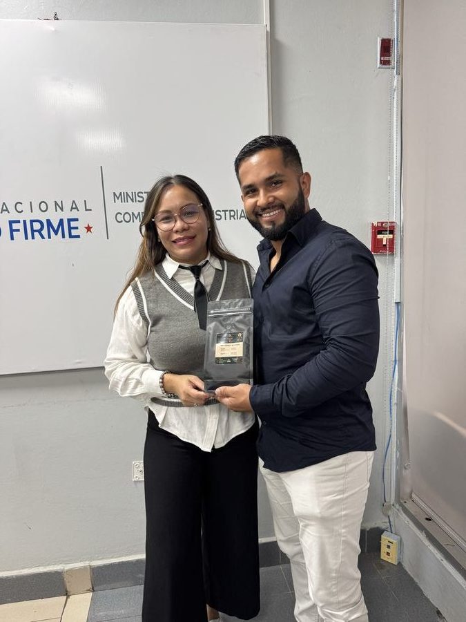 Clientes con Panamá Bull Coffee