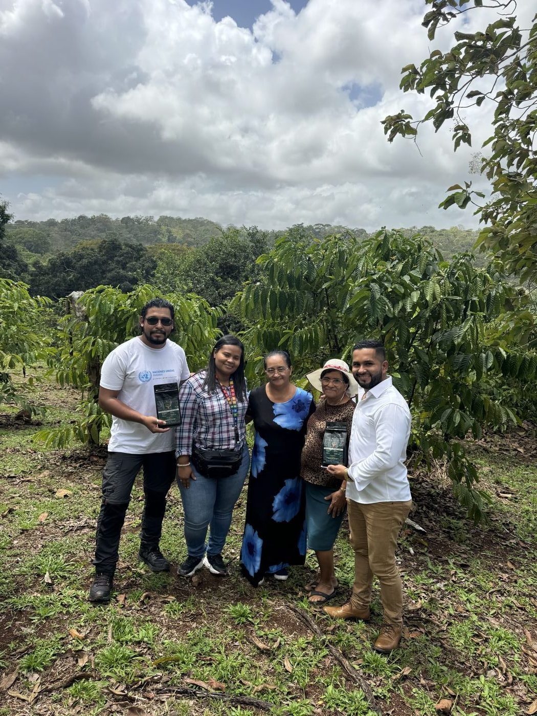 Familia Rodr&iacute;guez en Finca El Lirio, Canal de Panam&aacute;